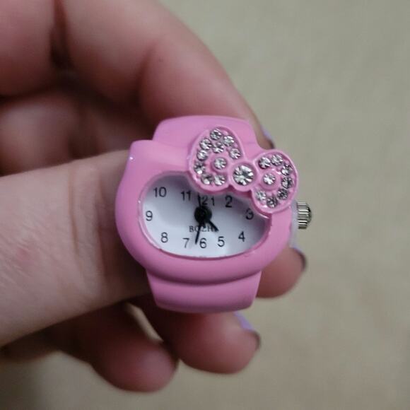 Hello Kitty pink & crystal bow watch ring - Picture 1 of 3